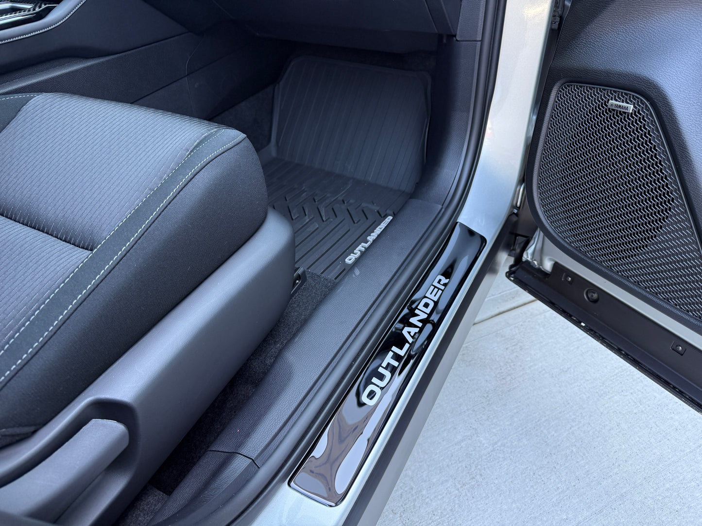 Black Door Sill Scuff Plates for Mitsubishi Outlander (2022-2026) & PHEV (2023-2026)