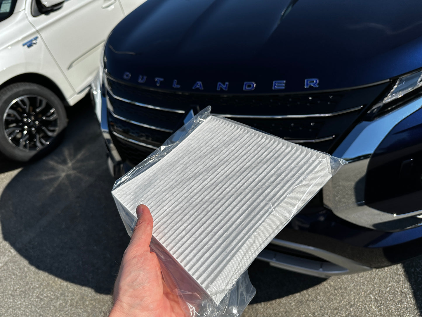 Premium Cabin Air Purifier Filter for Mitsubishi Outlander (2022-2026) & PHEV (2023-2026)