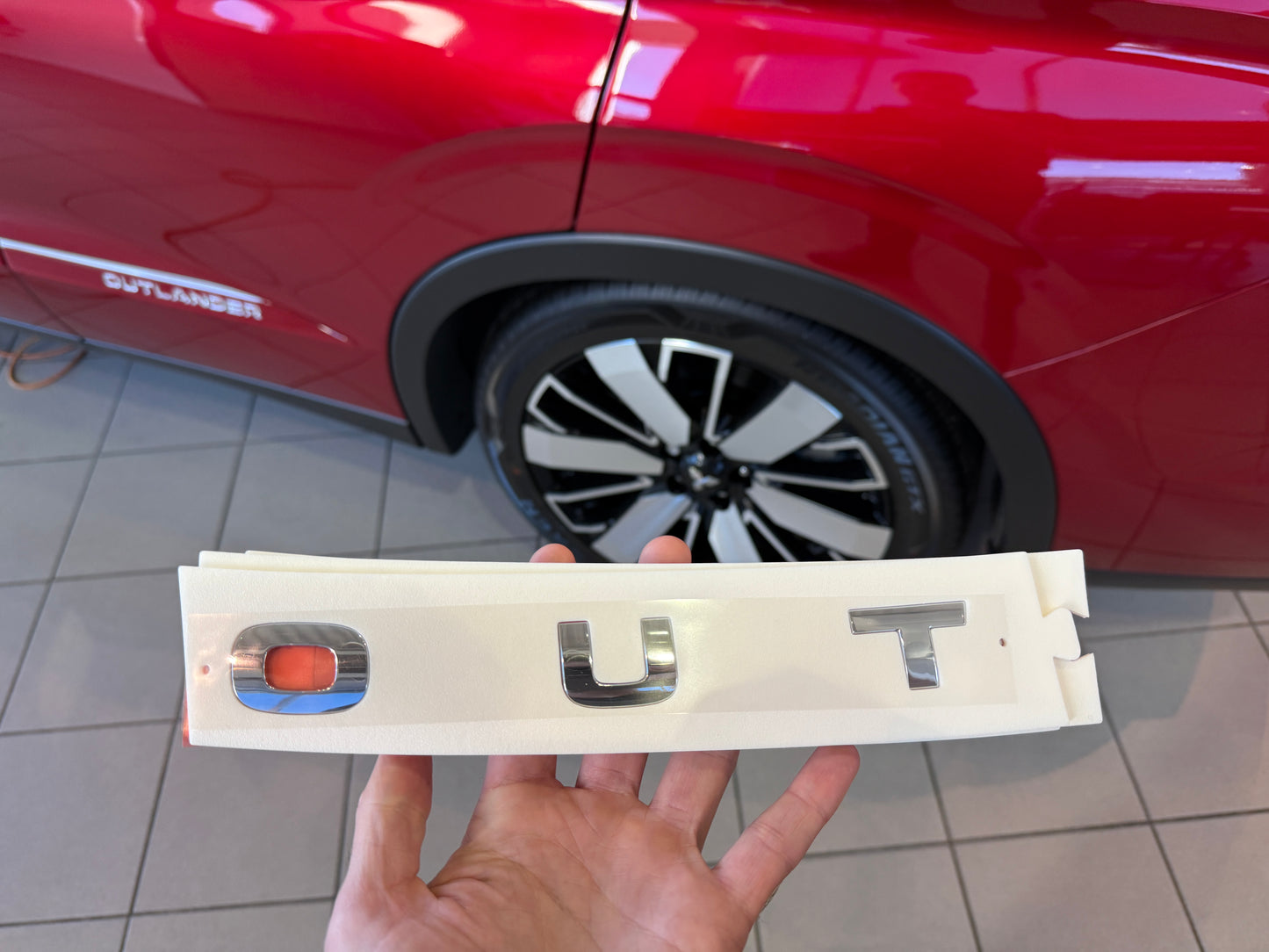Chrome Hood Emblem for Mitsubishi Outlander (2025-2026 Gas) & 2026 PHEV – New Grill Fitment