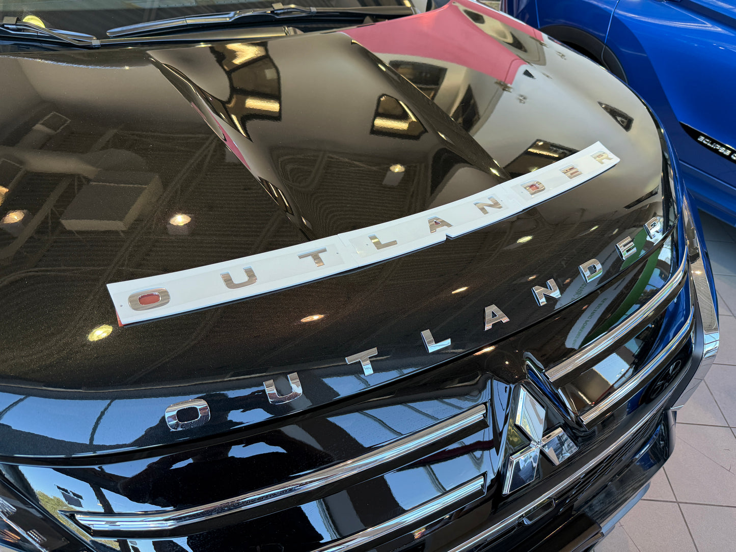 Chrome Hood Emblem for Mitsubishi Outlander (2025-2026 Gas) & 2026 PHEV – New Grill Fitment