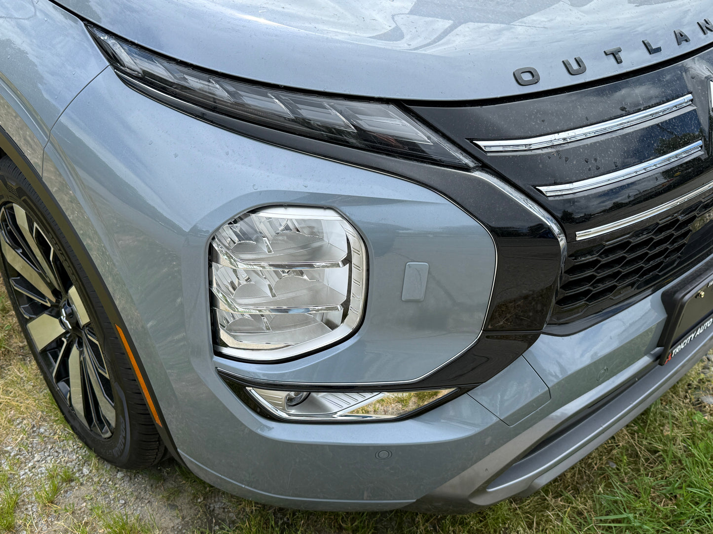 Premium Chrome Delete Blackout Kit | Mitsubishi Outlander & Outlander PHEV (with fog lights)