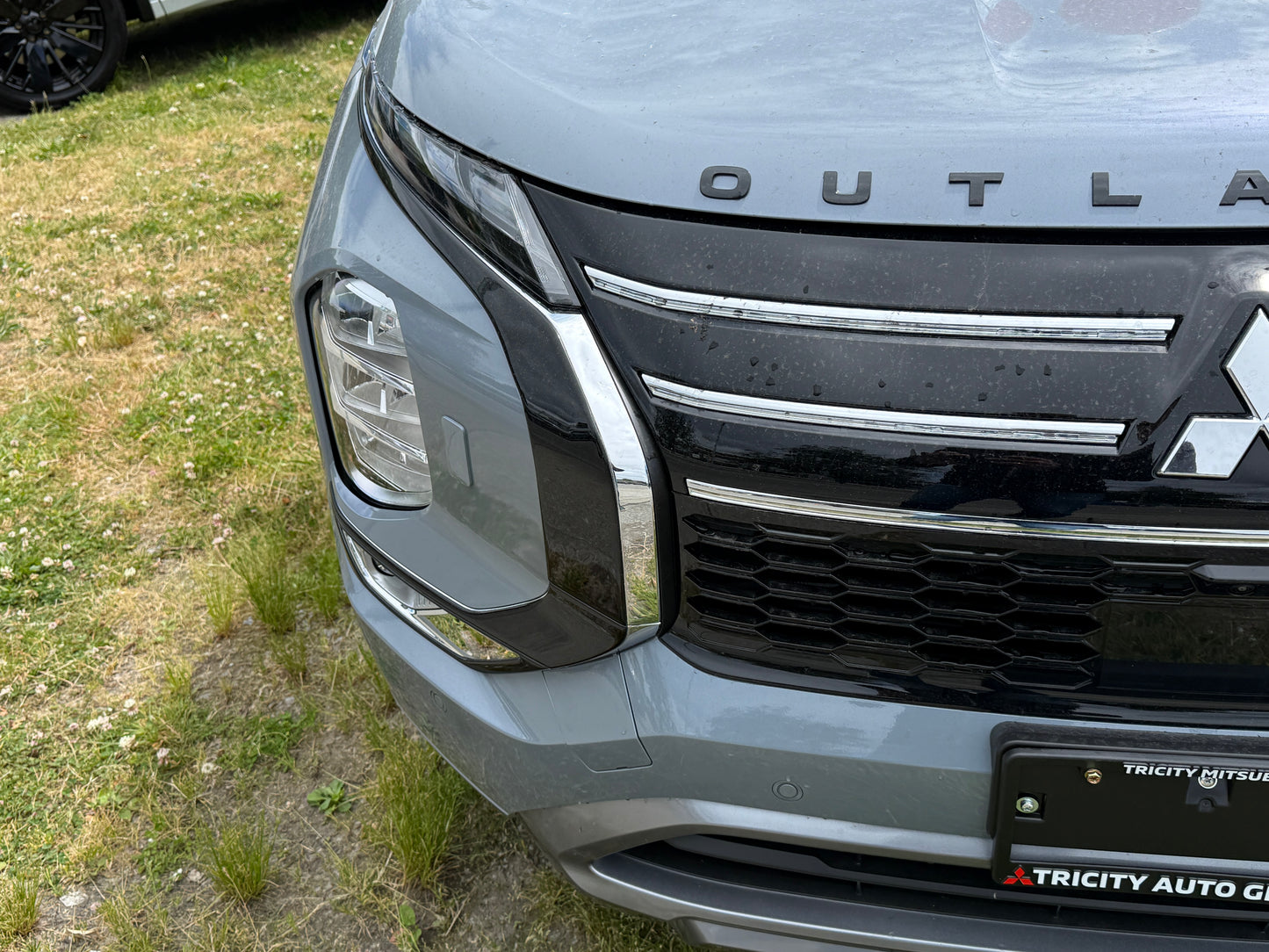 Premium Chrome Delete Blackout Kit | Mitsubishi Outlander & Outlander PHEV (with fog lights)