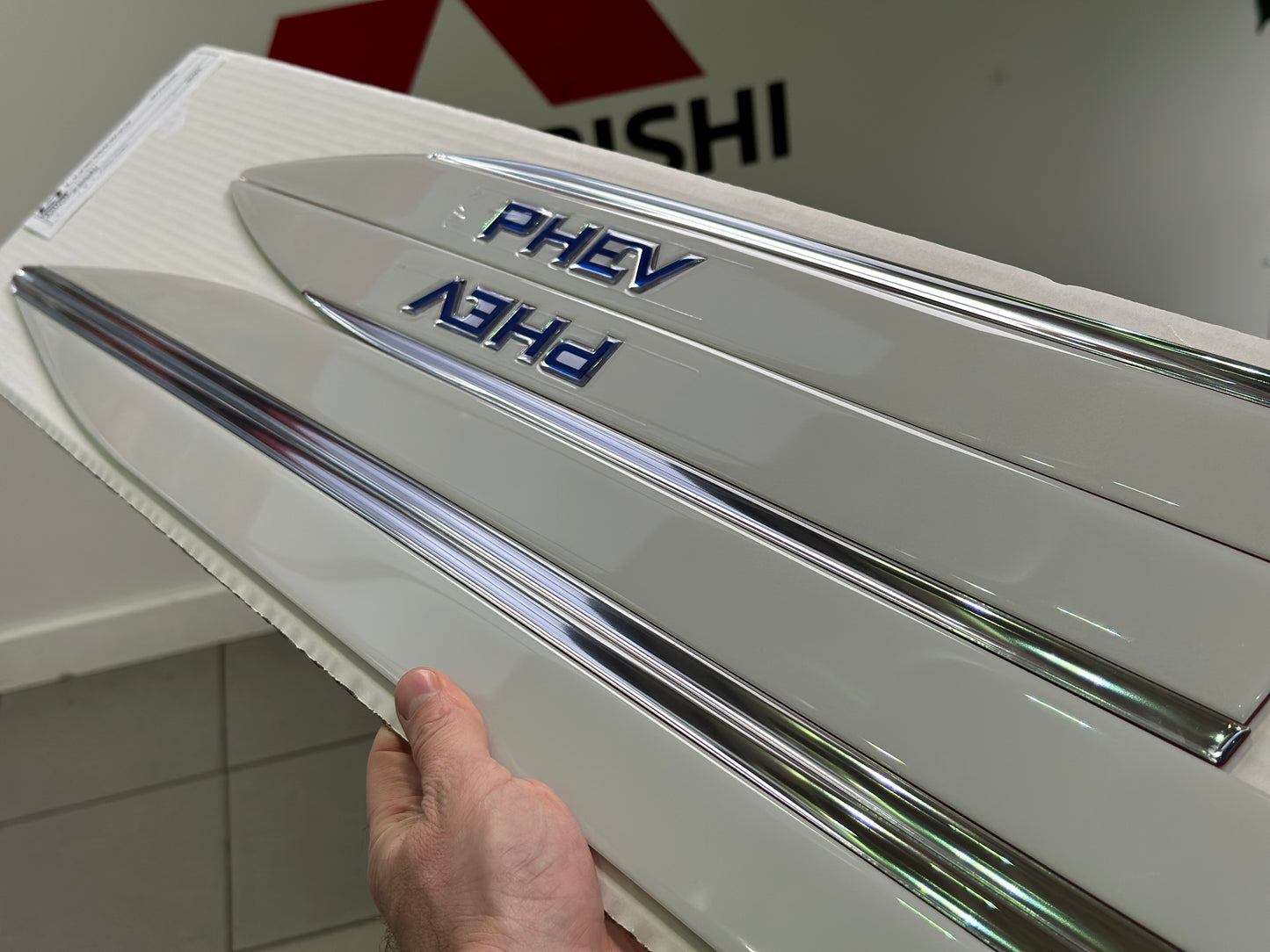 White Diamond Side Moldings for Mitsubishi Outlander PHEV (2023-2026)